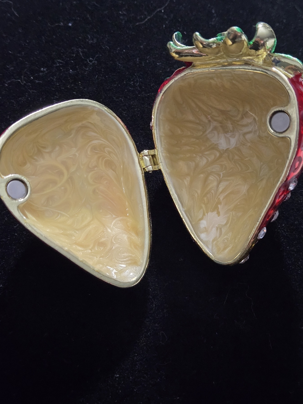 Red Crystal Strawberry Trinket Box Jewelry Holder - Picture 8 of 8